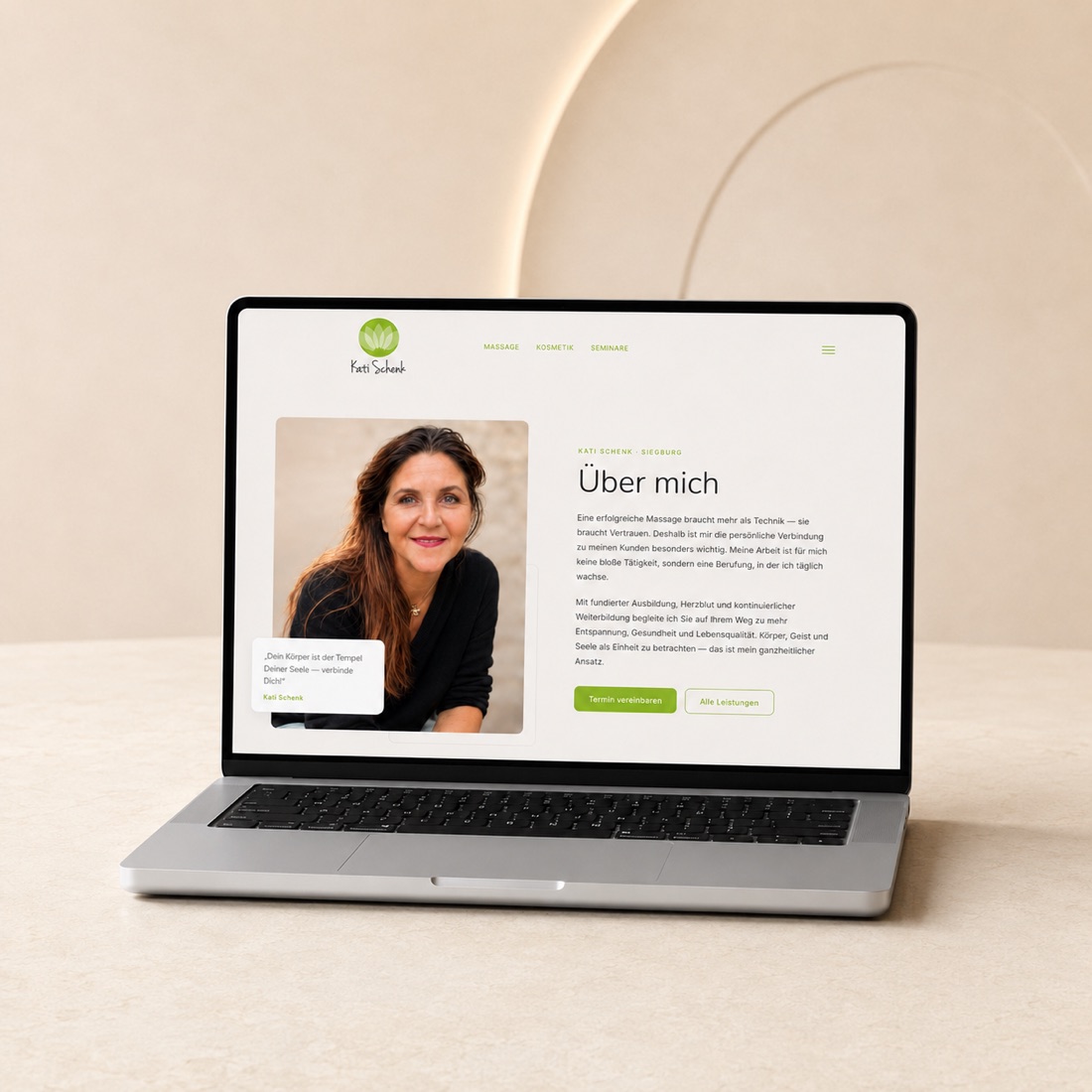 Die Website von Kati Schenk auf einem Notebook